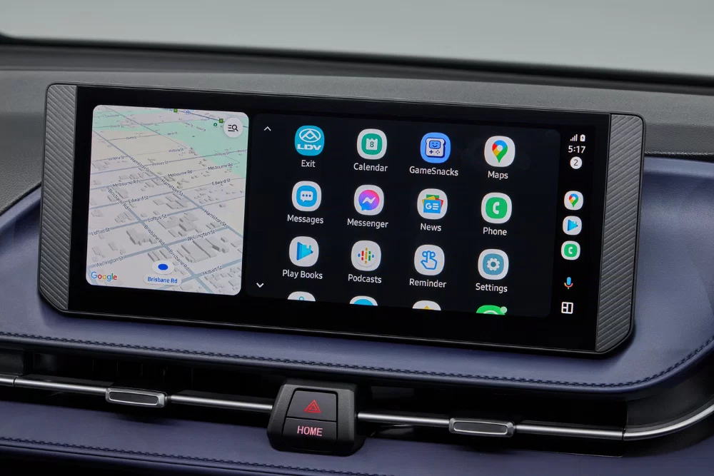 New LDV Deliver 7 Van showing infotainment apple carplay and android auto