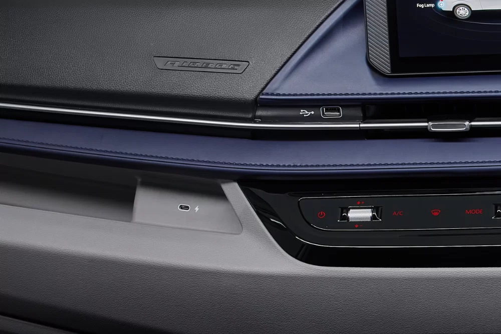 New LDV Deliver 7 Van showing usb ports
