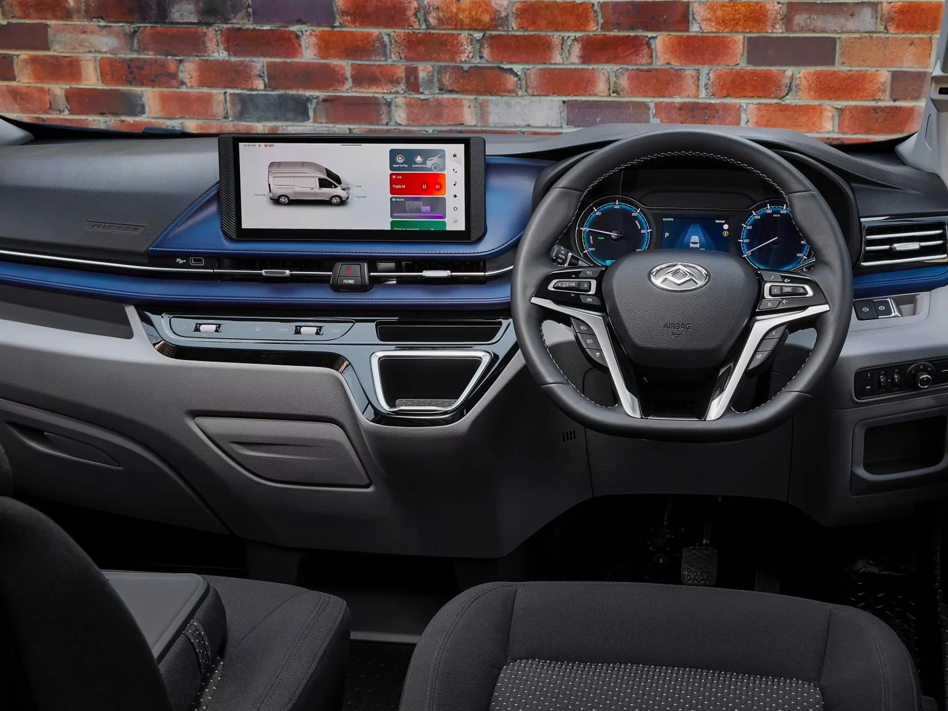 eDeliver 7 SWB LR - Interior - Driver View
