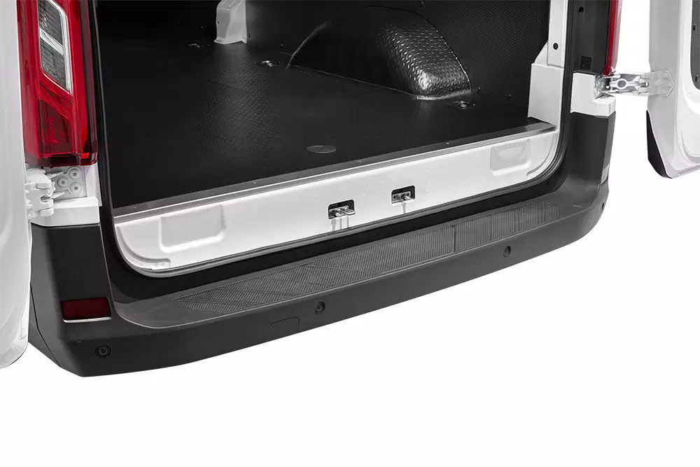 eDeliver-9_LWB-Mid-Roof_Step_DE_1.jpg