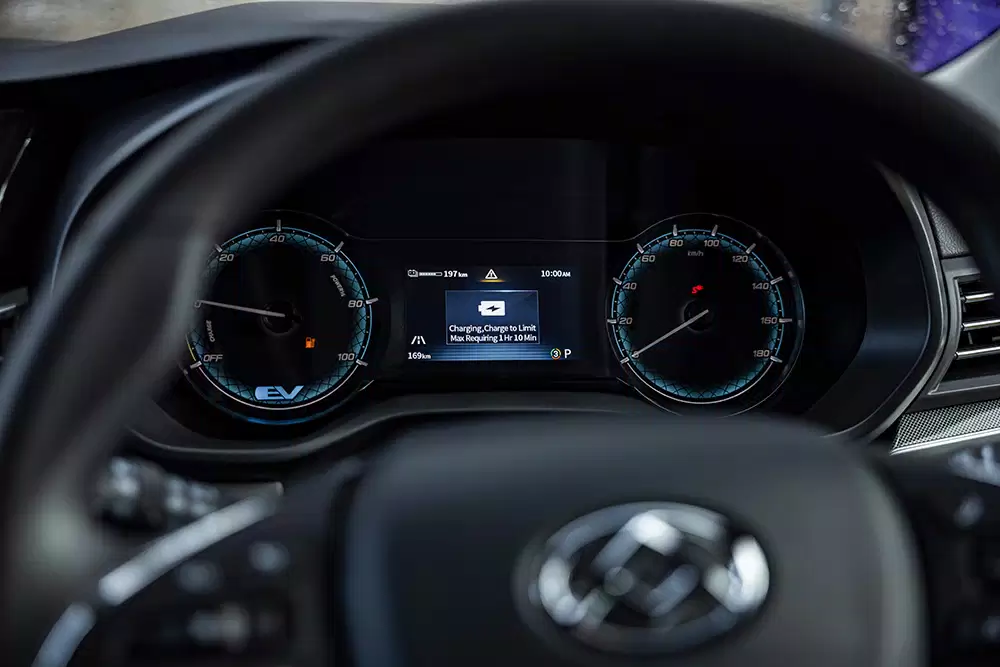eDeliver 9 - Technology - 4.2" Colour Instrument Cluster