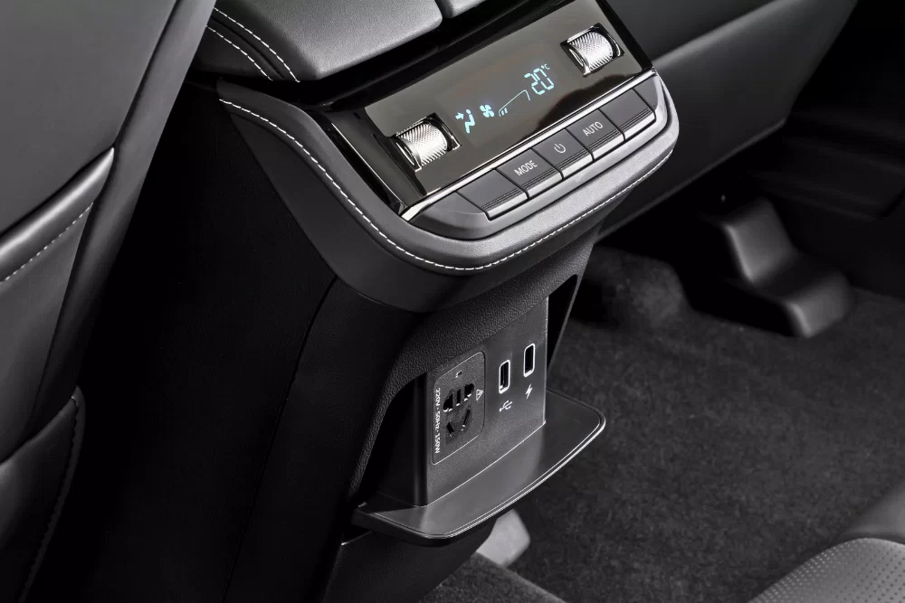 USB ports in the cabin on the New 2025 LDV D90