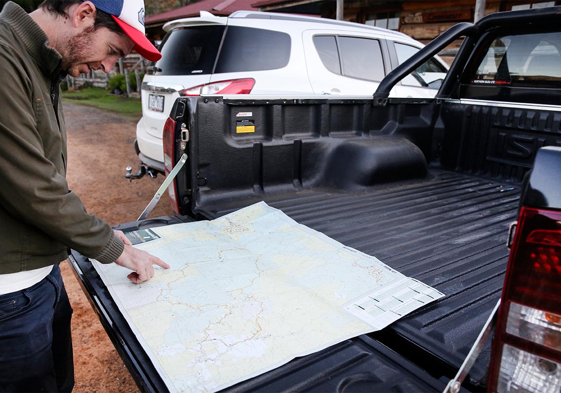 Reading map on D-MAX tray