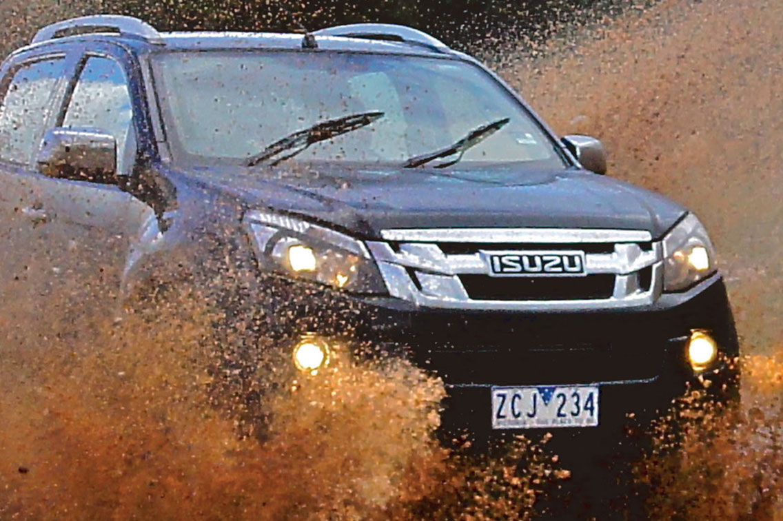 The Team's D-MAX sprays water and mud whilst driving