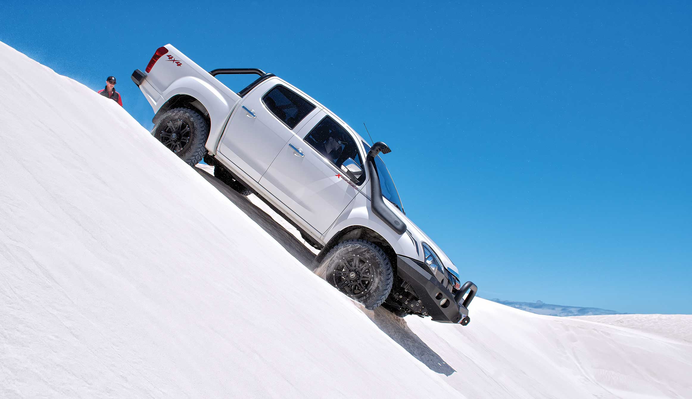 D-MAX descends steep sand dune 