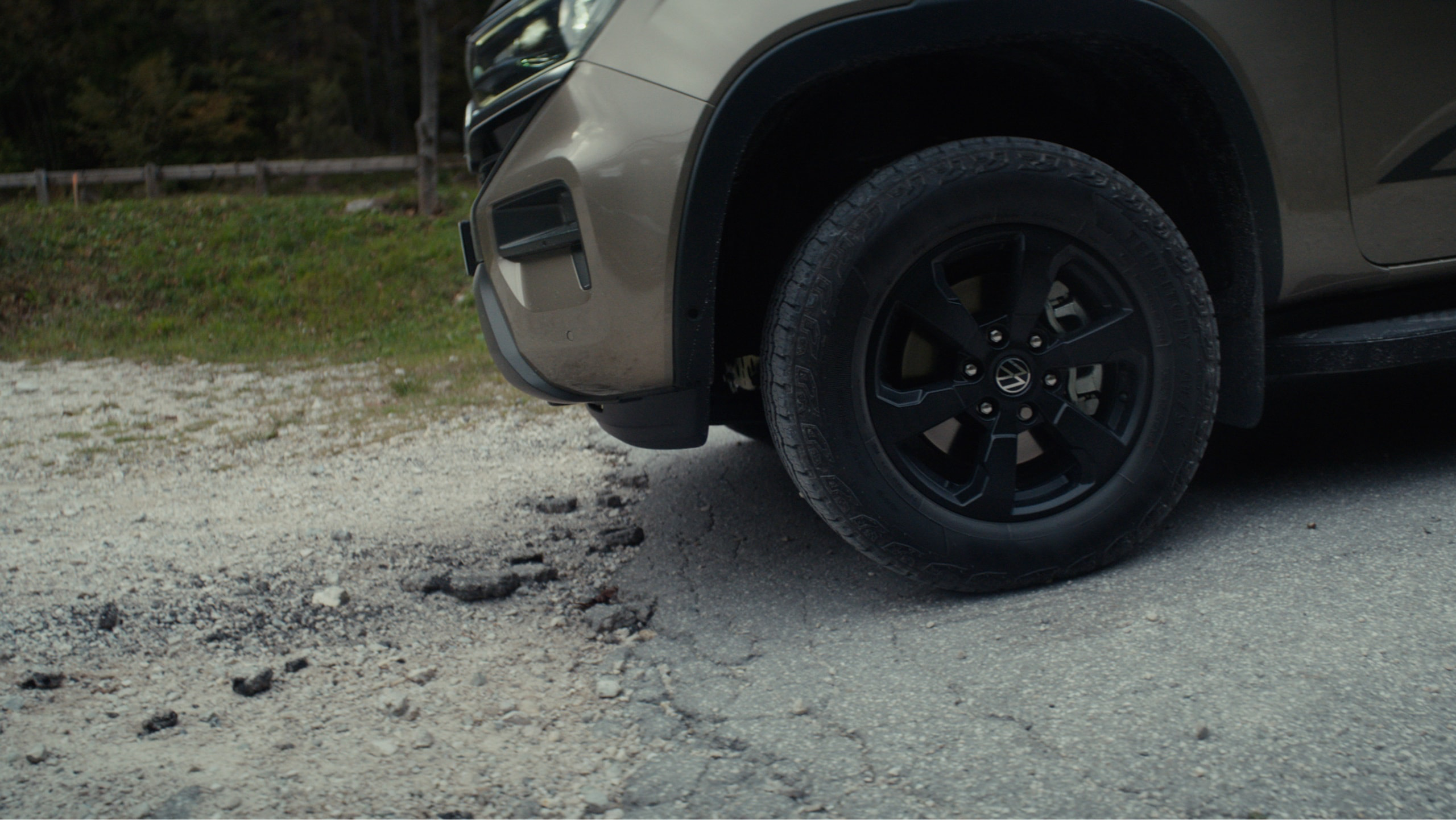 How to drive downhill gravel