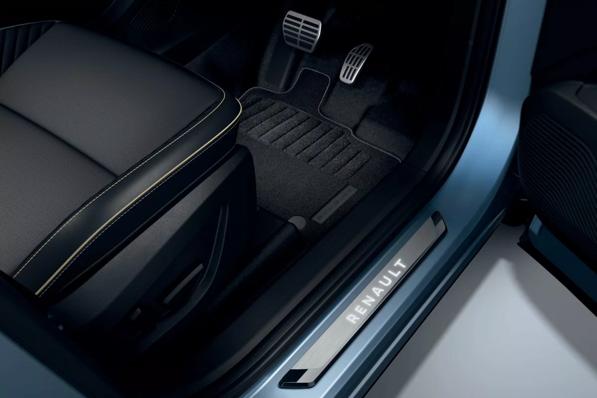 Renault illuminated door sills