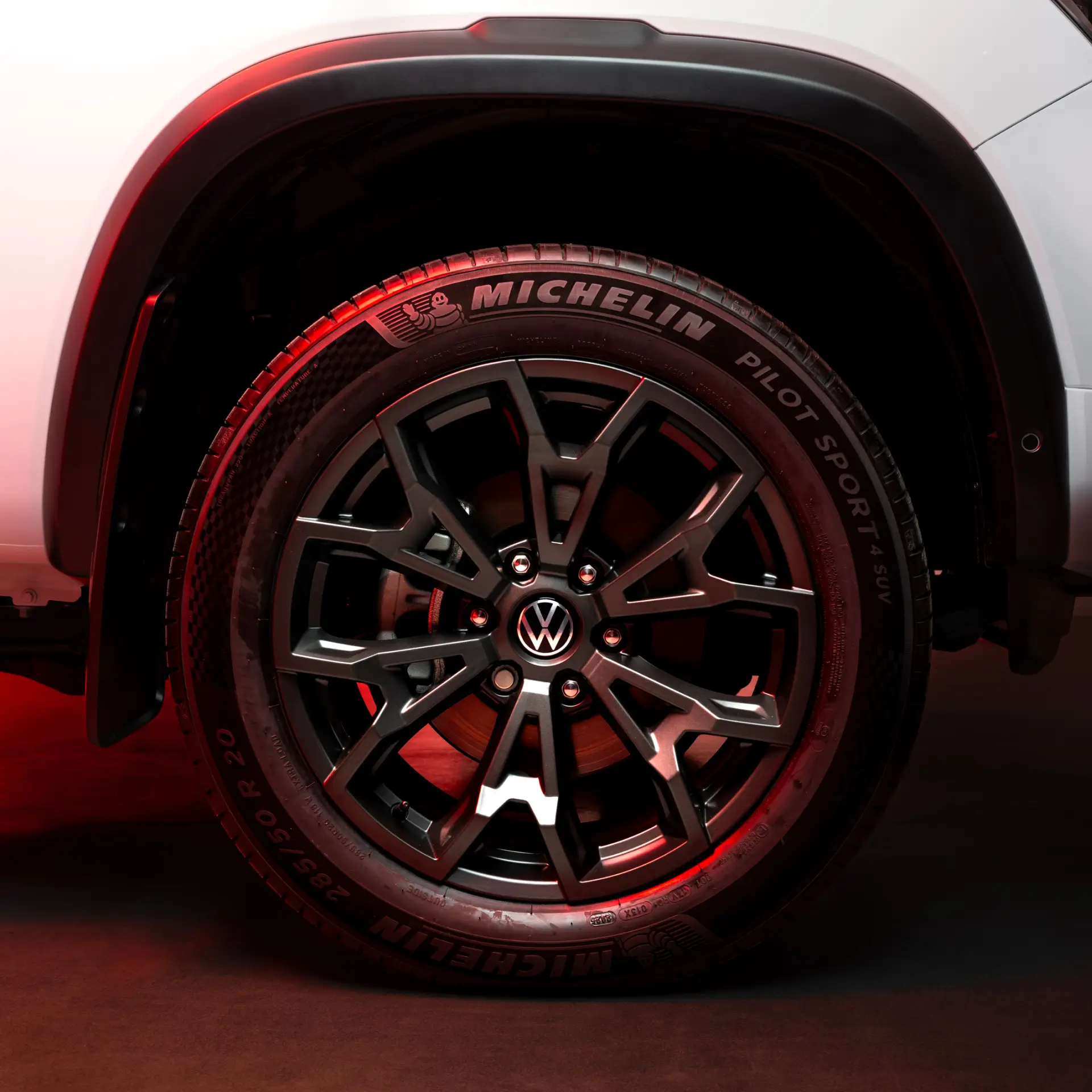 Amarok W600 alloy wheel