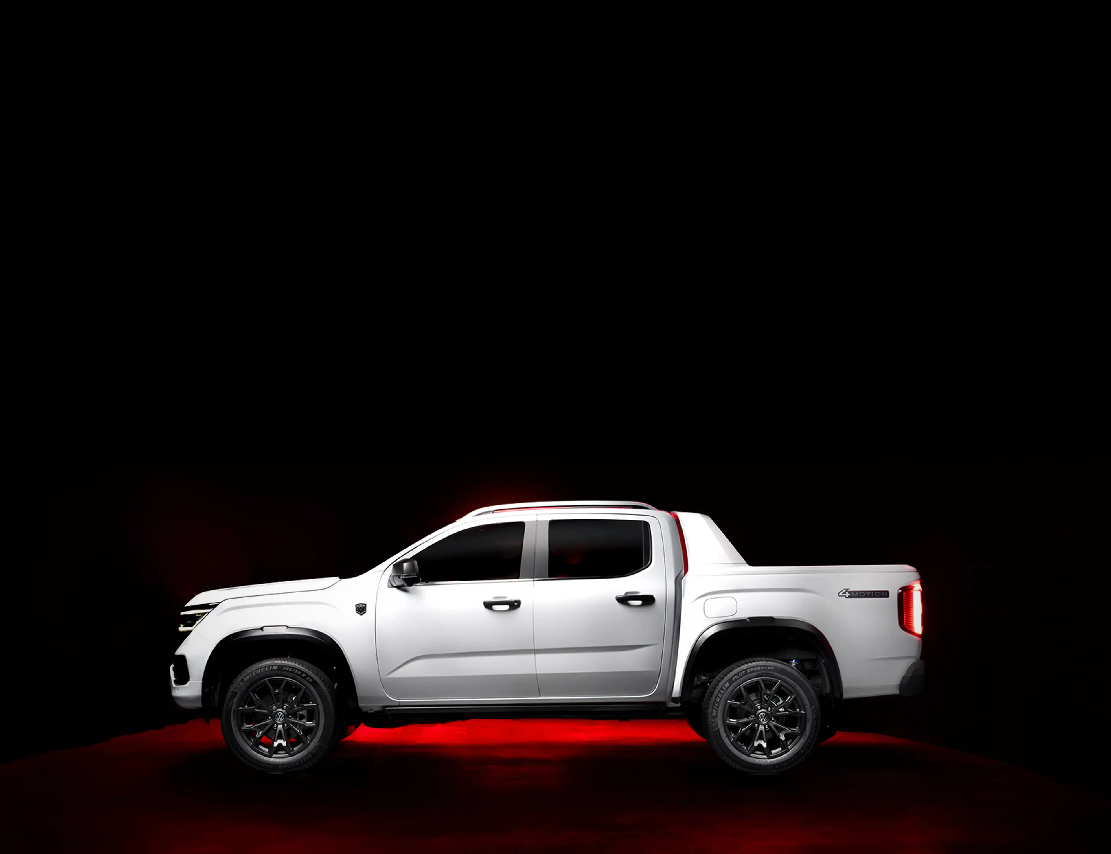 Amarok Walkinshaw studio, red light