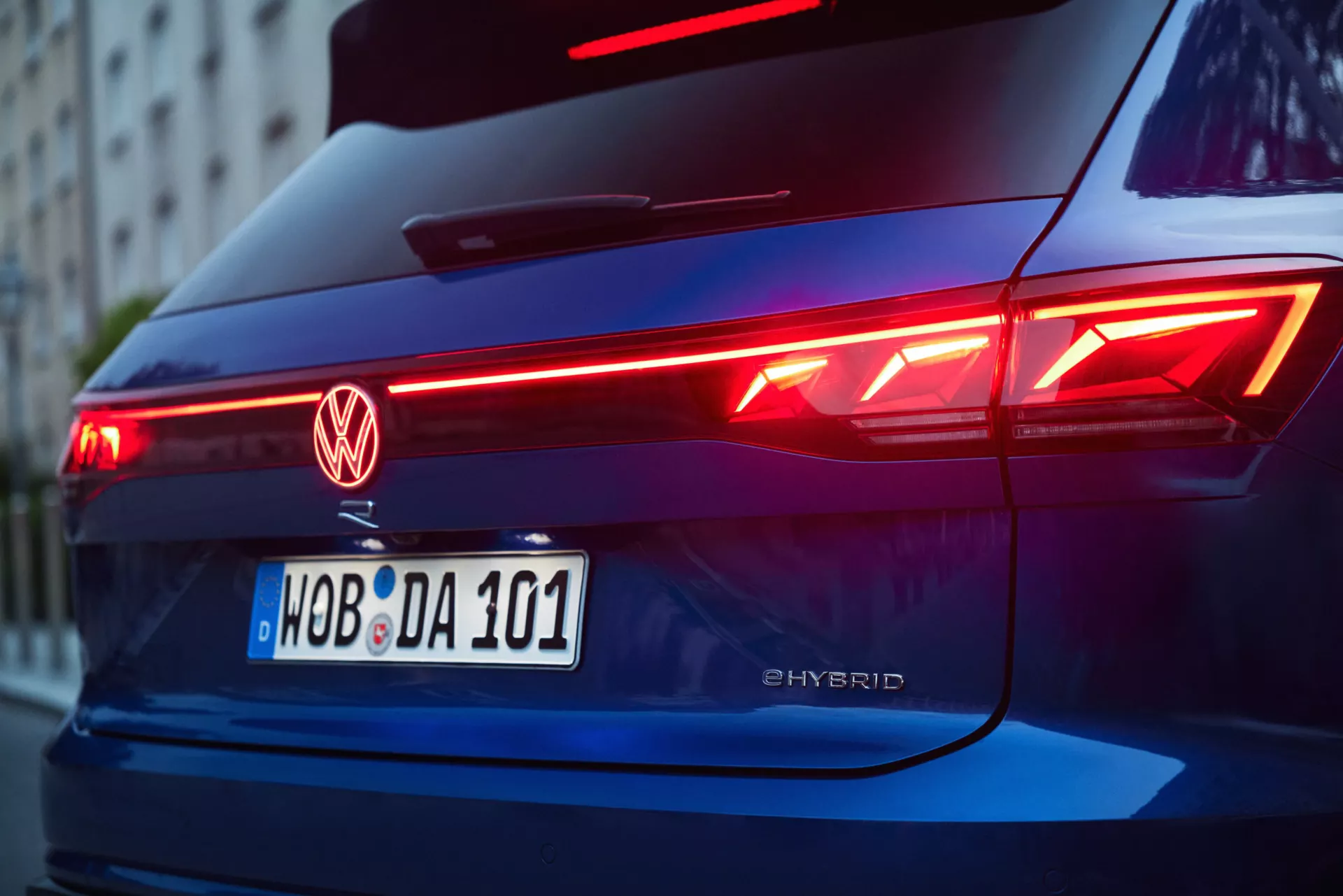 Volkswagen Touareg light-signature