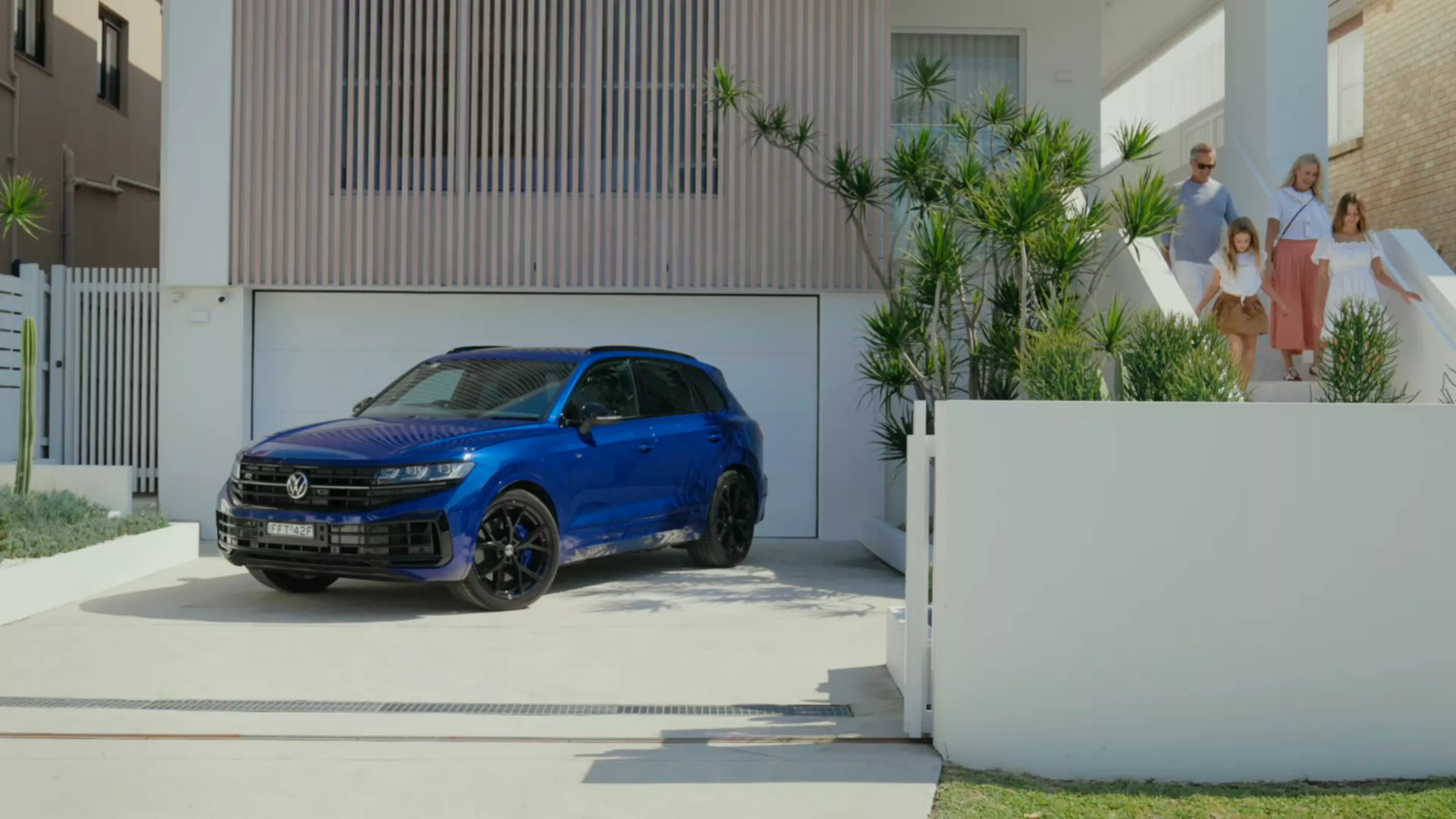 Touareg R eHybrid Lock in 4.99% p.a. comparison rate